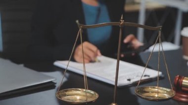 Yargıç Tokmak, hukuk ve avukat konsepti