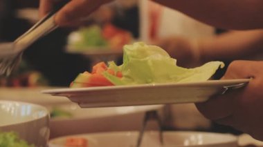 zengin ve lezzetli Türk salatası