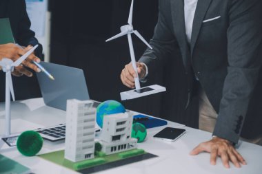 Karbon dengeli fiyat raporu CO2 emisyonu. ESG etik KOBİ ofisindeki gelecekteki büyüme ağı sıfır atığı küresel ısınma sosyal meseleleri projesini koruyor. Bir grup Asyalı SDG 'nin planı