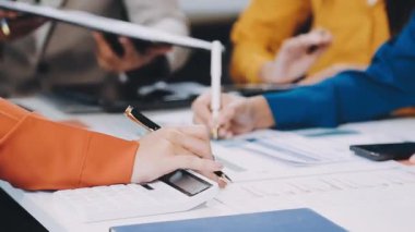 Grup ofis toplantı iş adamları