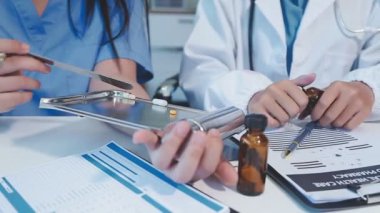 tıbbi doktor ofisinde çalışan
