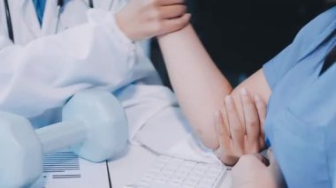 Salondaki masaj süreci.