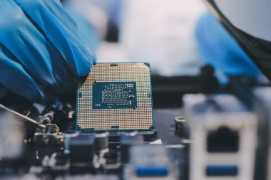 Elektronik teknisyen, elektronik mühendisliği, elektronik onarım, ölçüm ve test, onarım ve bakım kavramları.