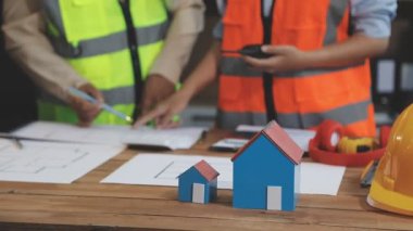 Tasarımlı mimar, mühendis ya da mimar.