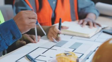 Tasarım ve çizim alanında çalışan mimar mühendisi