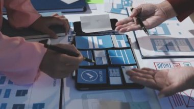 Bir ekiple iş görüşmesi.