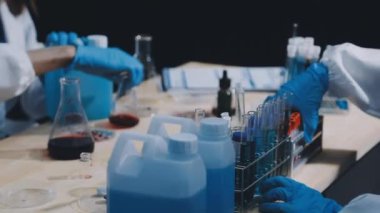 Laboratuvardaki bilim adamı