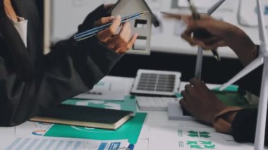 Office istemci emlakçı gösteren ev modeli.