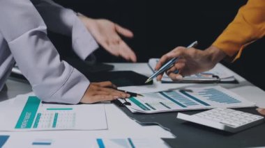 İş adamlarının ofiste buluşması, iş kavramı