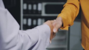 el sıkışan iş takım