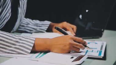 Ofiste çalışan işadamı, iş konsepti