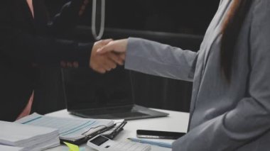 İş takım toplantısı modern ofis