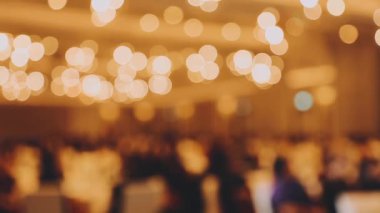 Partideki insanların geçmişi bulanık..