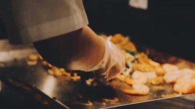 Lezzetli ve kızarmış yemek.