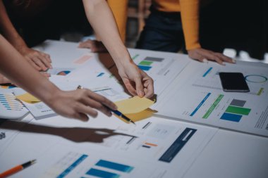 Yüksek makamlarda geç saatlere kadar çalışan iş adamları