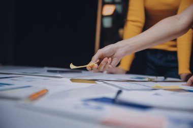 Yüksek makamlarda geç saatlere kadar çalışan iş adamları