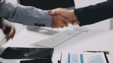 el sıkışan iş takım