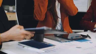 Ofiste çalışan iş ekibi.