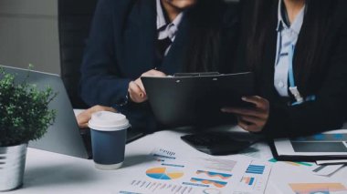 ofiste iş insanlar takım toplantısı.