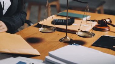 Hukuk, yargıç, tokmak, avukat, hukuki adalet kavramı..