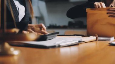 birlikte ofiste çalışan iş takım