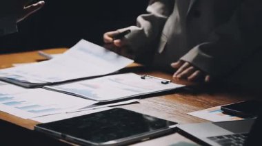 Mali çizelgeleri analiz işadamı