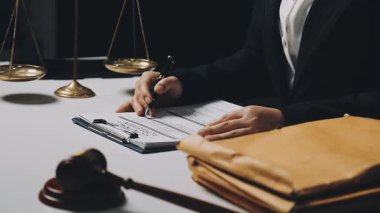 Avukat, avukat ve yargıç tokmak.