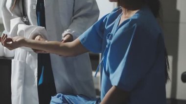 Doktorlar hastanede.