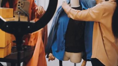 Moda mankeni mankeni bir alışveriş merkezinde..