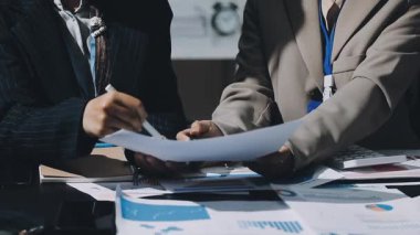 Kalem tutan ve mali belgelerle çalışan işadamlarının kapatılması