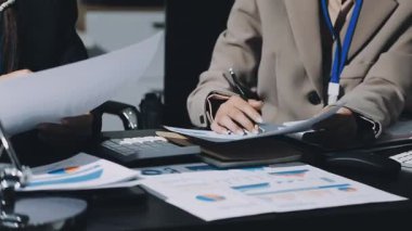 Ofisteki iş adamı.