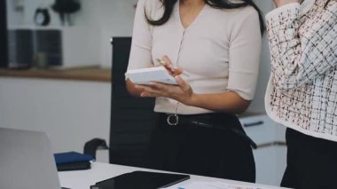 modern ofis iş kadını