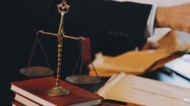Hukuk kavramı. Ofisteki avukat. yasal hizmetler