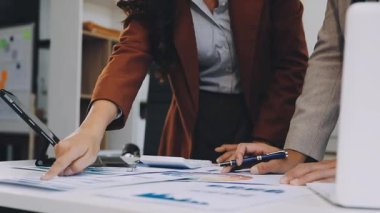 Ofisteki iş adamı.