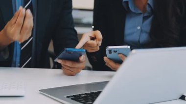 Grup çalışma Office iş adamları