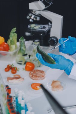 Yiyecek Tedarik Kimya Laboratuvarı. Laboratuvarda yiyecek, DNA modifiye edildi. Laboratuvarda genetik olarak değiştirilmiş gıdalar.