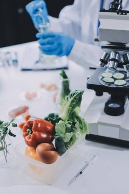 Yiyecek Tedarik Kimya Laboratuvarı. Laboratuvarda yiyecek, DNA modifiye edildi. Laboratuvarda genetik olarak değiştirilmiş gıdalar.