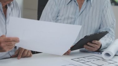 Masada planı olan bir mimar ve mühendis.