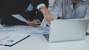 İş takım toplantısı modern ofis