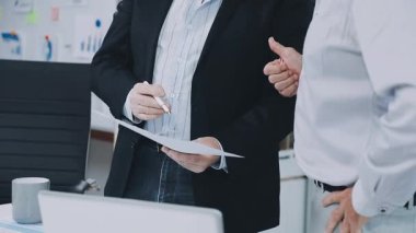 iş yerinde iş adamı