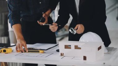 Mimari, mimar, mühendis veya mimar konsepti üzerinde çalışan mühendis veya mühendis