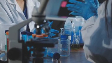 Laboratuvar, bilimsel araştırma ve bilim, geliştirme ve teknoloji alanında çalışan bilim adamları