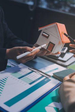 Yenilenebilir enerji çözümleriyle sürdürülebilir kalkınma, ekoloji konsepti, yeşil iş.