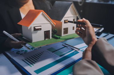 Yenilenebilir enerji çözümleriyle sürdürülebilir kalkınma, ekoloji konsepti, yeşil iş.