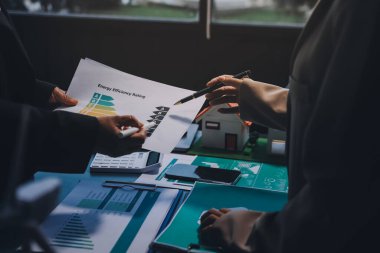 Yenilenebilir enerji çözümleriyle sürdürülebilir kalkınma, ekoloji konsepti, yeşil iş.