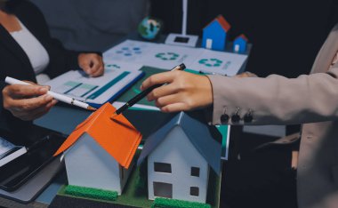 Yenilenebilir enerji çözümleriyle sürdürülebilir kalkınma, ekoloji konsepti, yeşil iş.