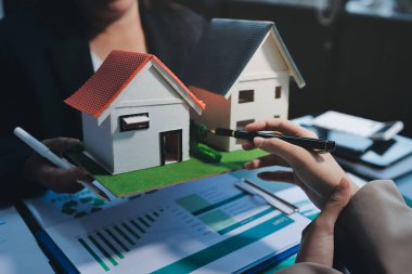 Yenilenebilir enerji çözümleriyle sürdürülebilir kalkınma, ekoloji konsepti, yeşil iş.