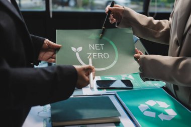 Yenilenebilir enerji çözümleriyle sürdürülebilir kalkınma, ekoloji konsepti, yeşil iş.