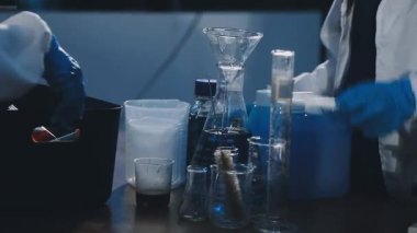 Laboratuvarda kimyasal araştırma