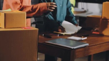 Çevrimiçi nakliye servisi. dağıtım servisi, paket, paket